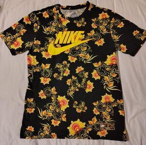 Nike,Discontinued Pattern, Russian  Khokhloma, Size M
